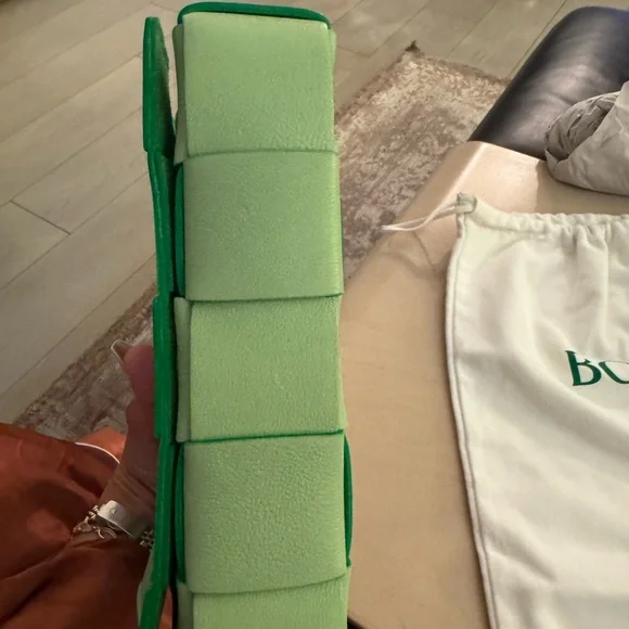 Bottega Veneta Cassette leather crossbody bag - Picture 11 of 13